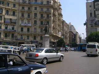 カイロ・タラアトハルブ広場