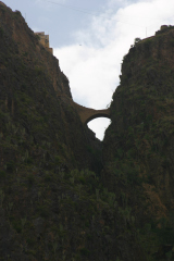 シャハラの『石造りの橋』
