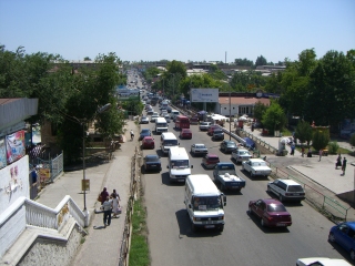 キルギスタン第二の都市オシュ